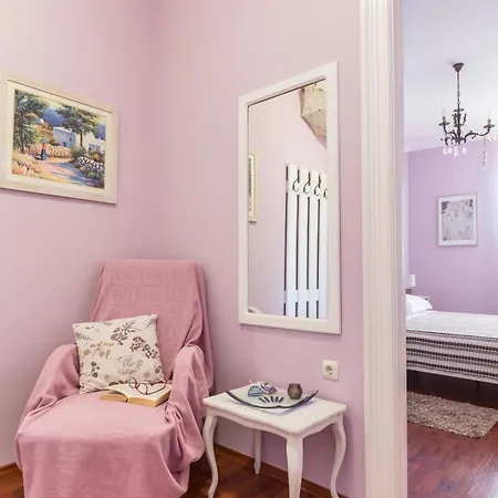 Coziness In The Center Apartment Split